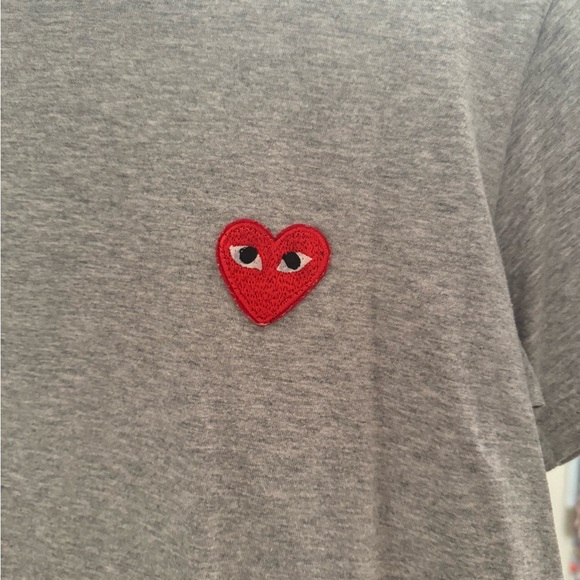 PLAY Commes De Garcons Classic Heart Tee - Picture 3 of 3